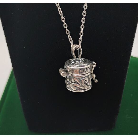 Sterling Silver Prayer Box on 18-inch Link Chain - Picture 1 of 6